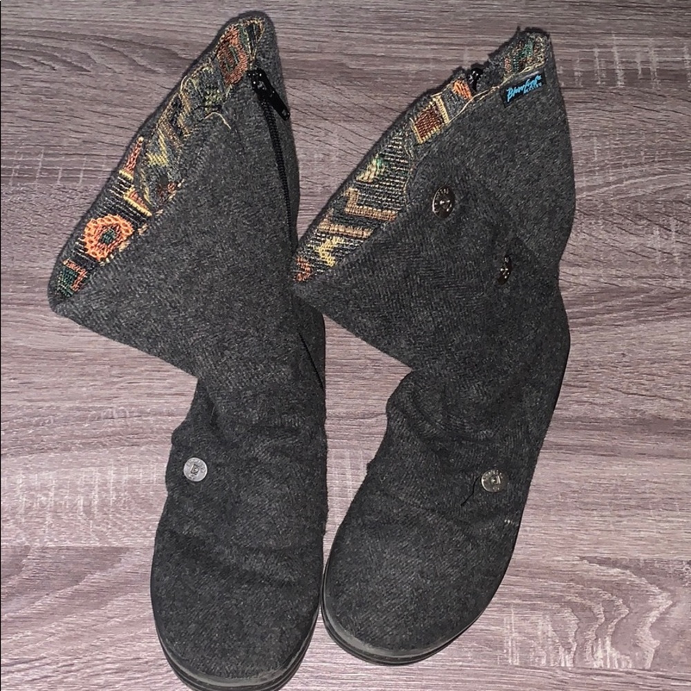 Mid-calf zip up Blowfish Boots!